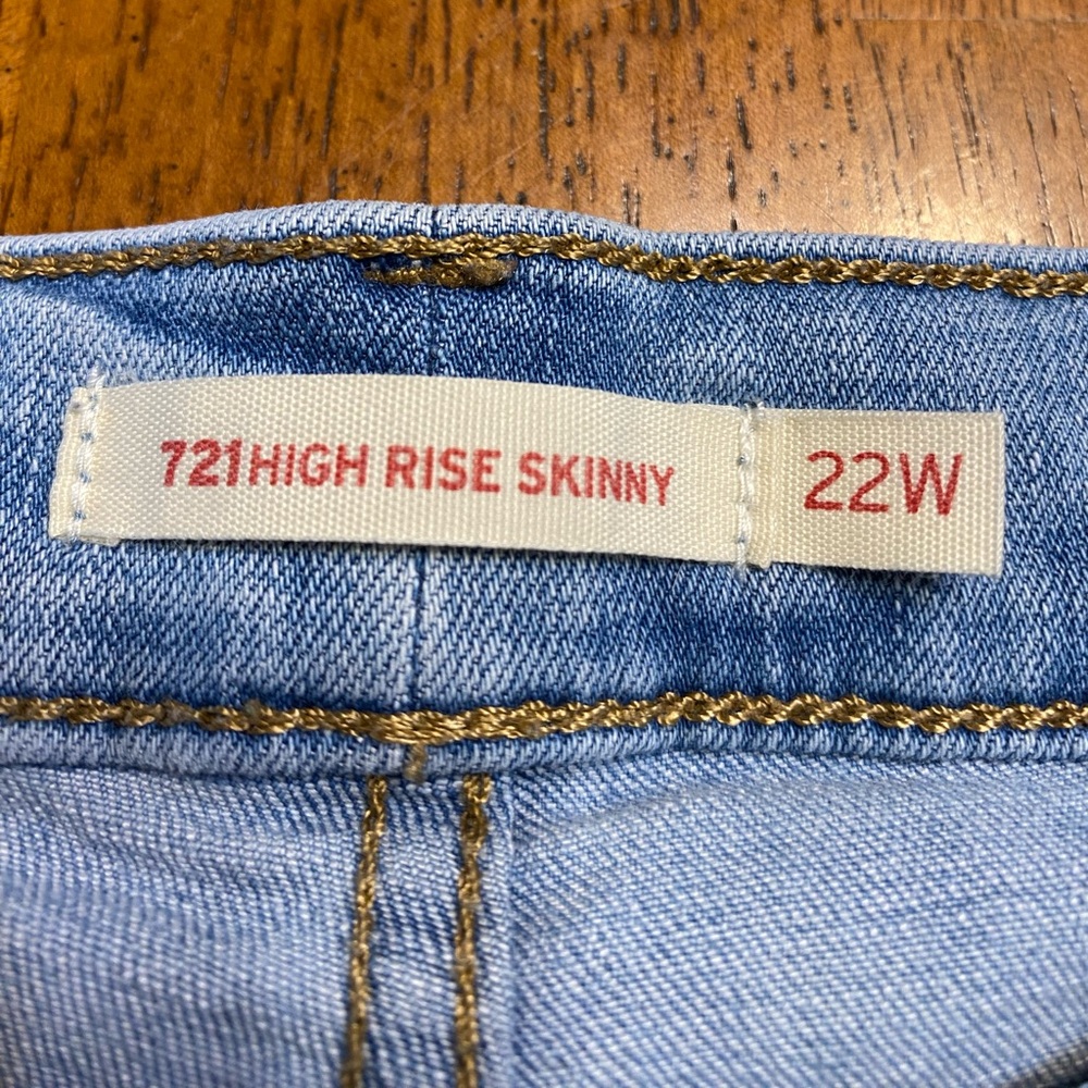Levi’s 721 high-rise skinny distressed jeans. Size 22W ￼ - Picture 3 of 12